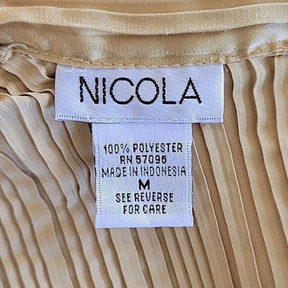 NICOLA pleated gold sleeveless turtleneck blouse - Picture 5 of 8